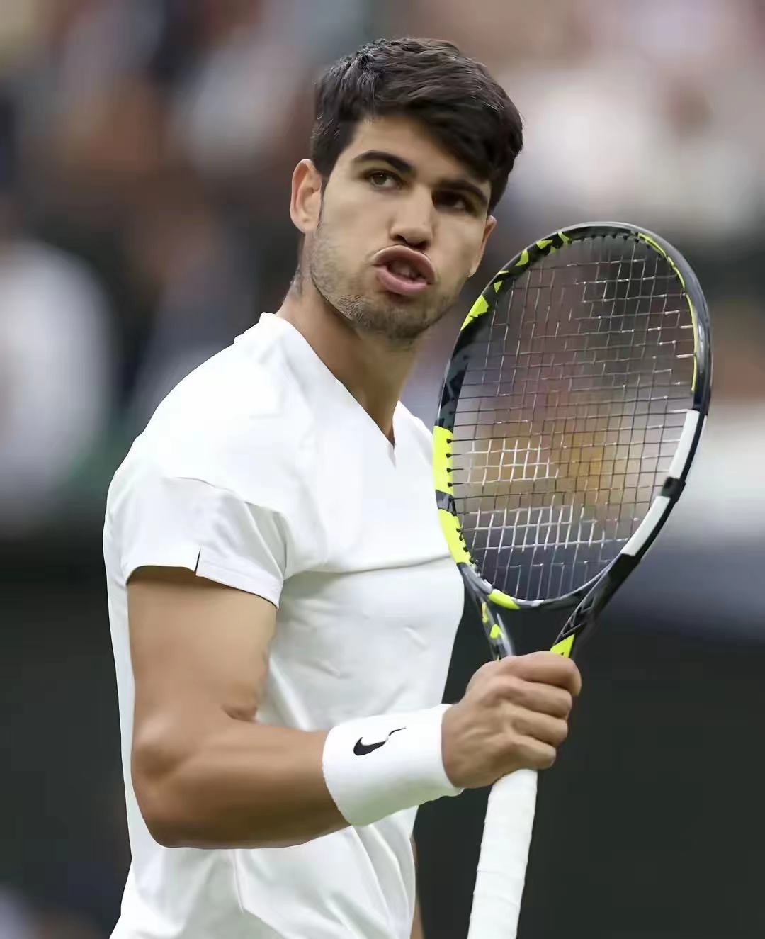 法网险胜温网，梅德韦杰夫状态火热