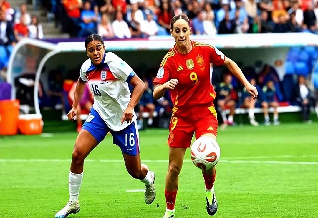 意大利女足球队在德国杯赛中取得胜利 意大利女足球队在德国杯赛中取得胜利