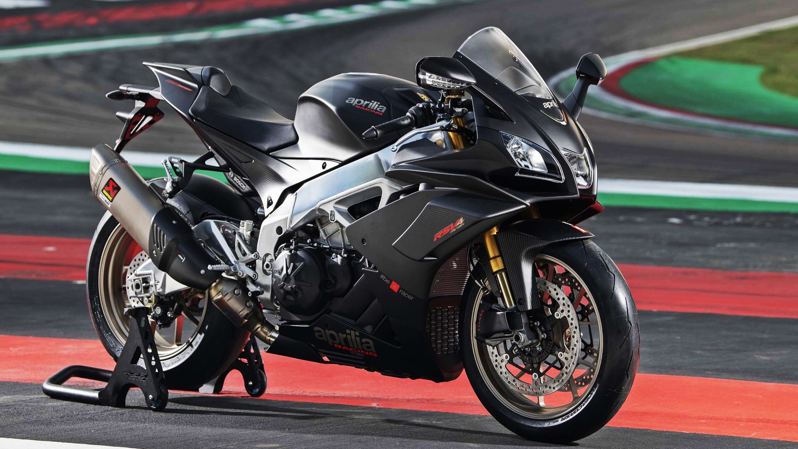 奇才对阵活塞，文班亚马冠军级表现重塑比赛格局