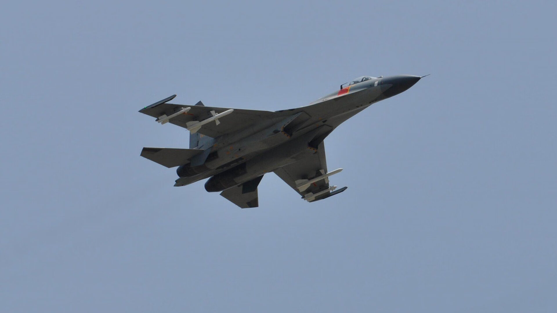 开云体育APP下载-跨联赛史诗对决！雄鹿抢七绝杀新疆，季后赛焦点战载入史册