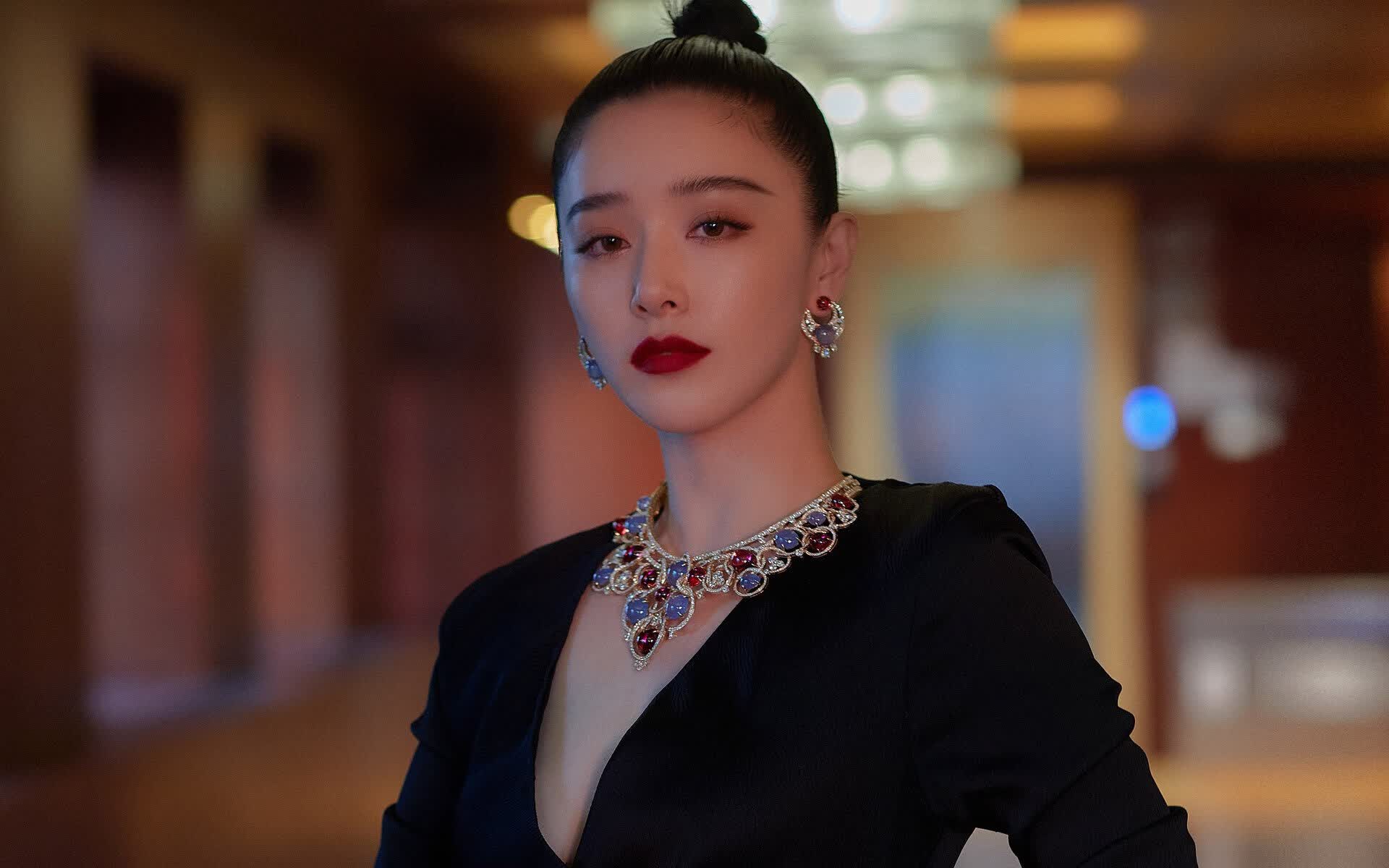 铁血对决，布克关键节点连续得分，雷霆防守阵线尽数崩塌